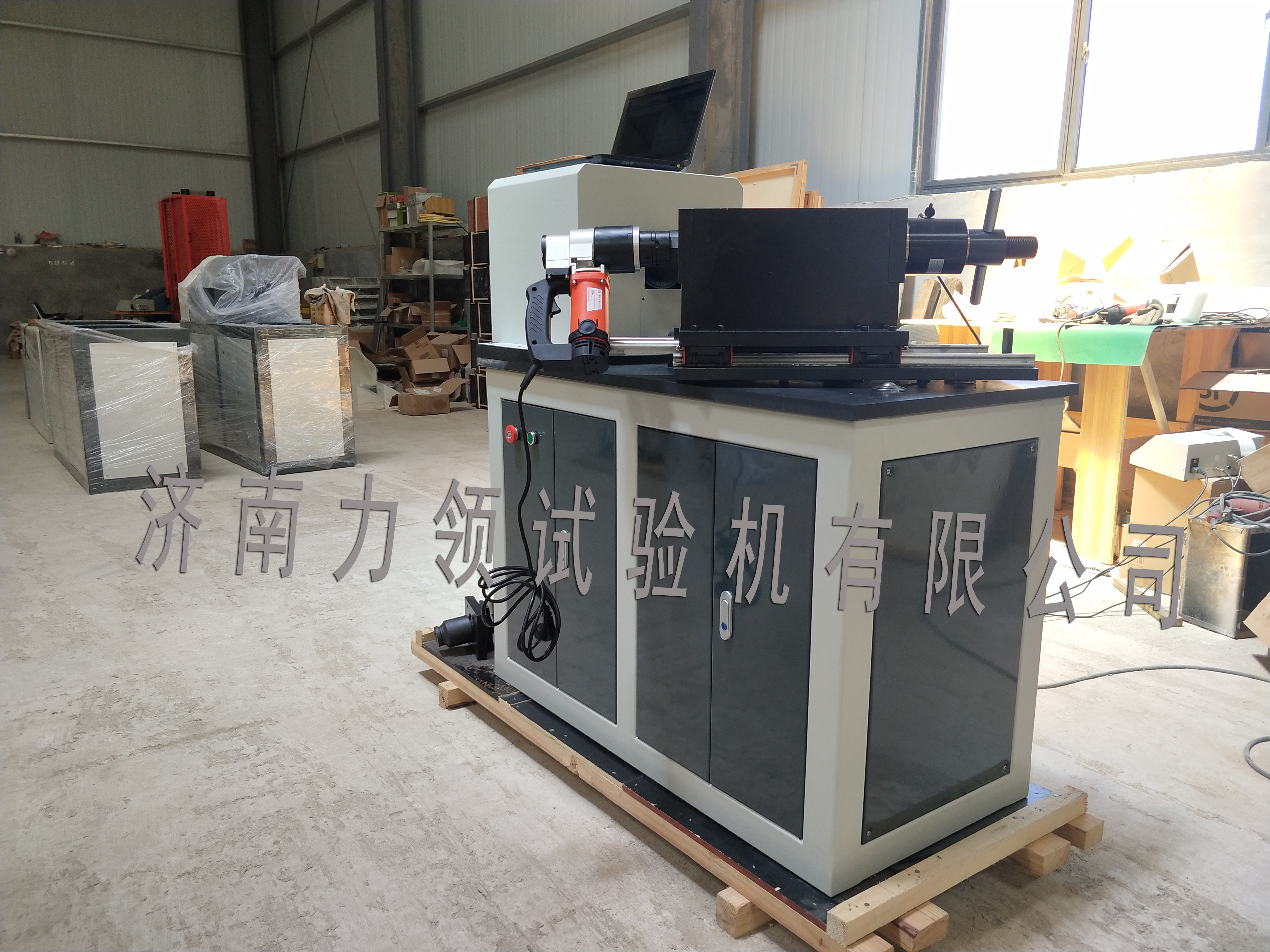 高强螺栓扭矩系数检测仪360度旋转新机型投产使用