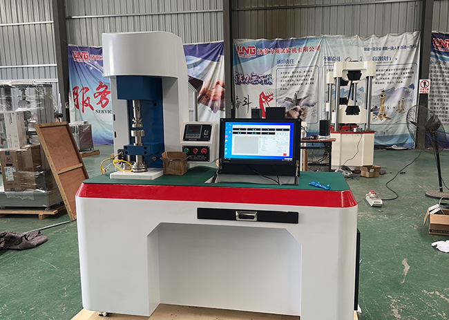 Recientemente, una máquina de prueba de fricción y desgaste de disco de bola de fabricación de precisión completó con éxito todo el proceso de puesta en marcha y aceptación en Jinan Liling Test Machine co., Ltd. y está a punto de ser entregada al cliente.