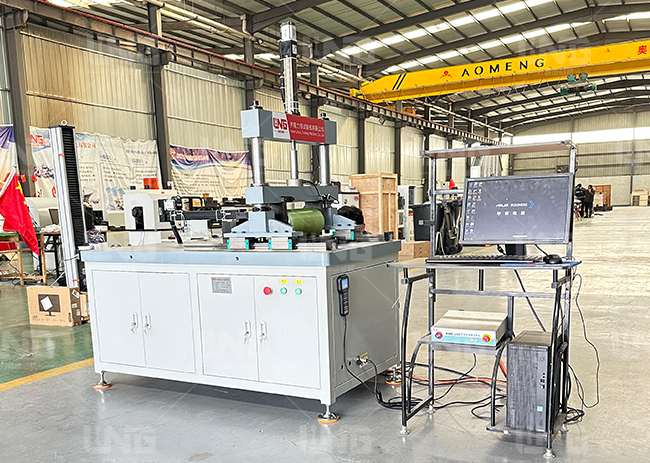 La máquina de prueba Jinan Liling entregó con éxito la máquina de prueba de fatiga de agravamiento interior de ruedas de alta gama para ayudar a los clientes a desarrollar y actualizar.